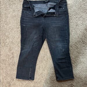 Judy Blue Skinny fit Black Capris 15/32